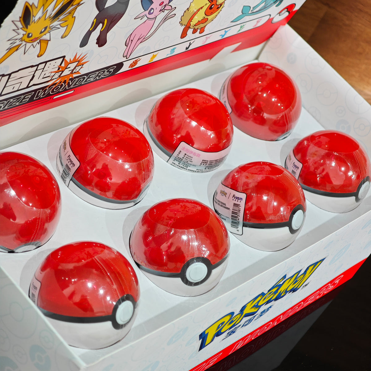 Pokémon × Funism – Palmsize Wonders Évoli & Évolutions – Poké Ball Mystère / Unité, set de 8 ou Display de 16