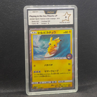 Carte gradée Pikachu Playing in the Sea Pikachu (SM-P 392) Stamp Pokémon Center